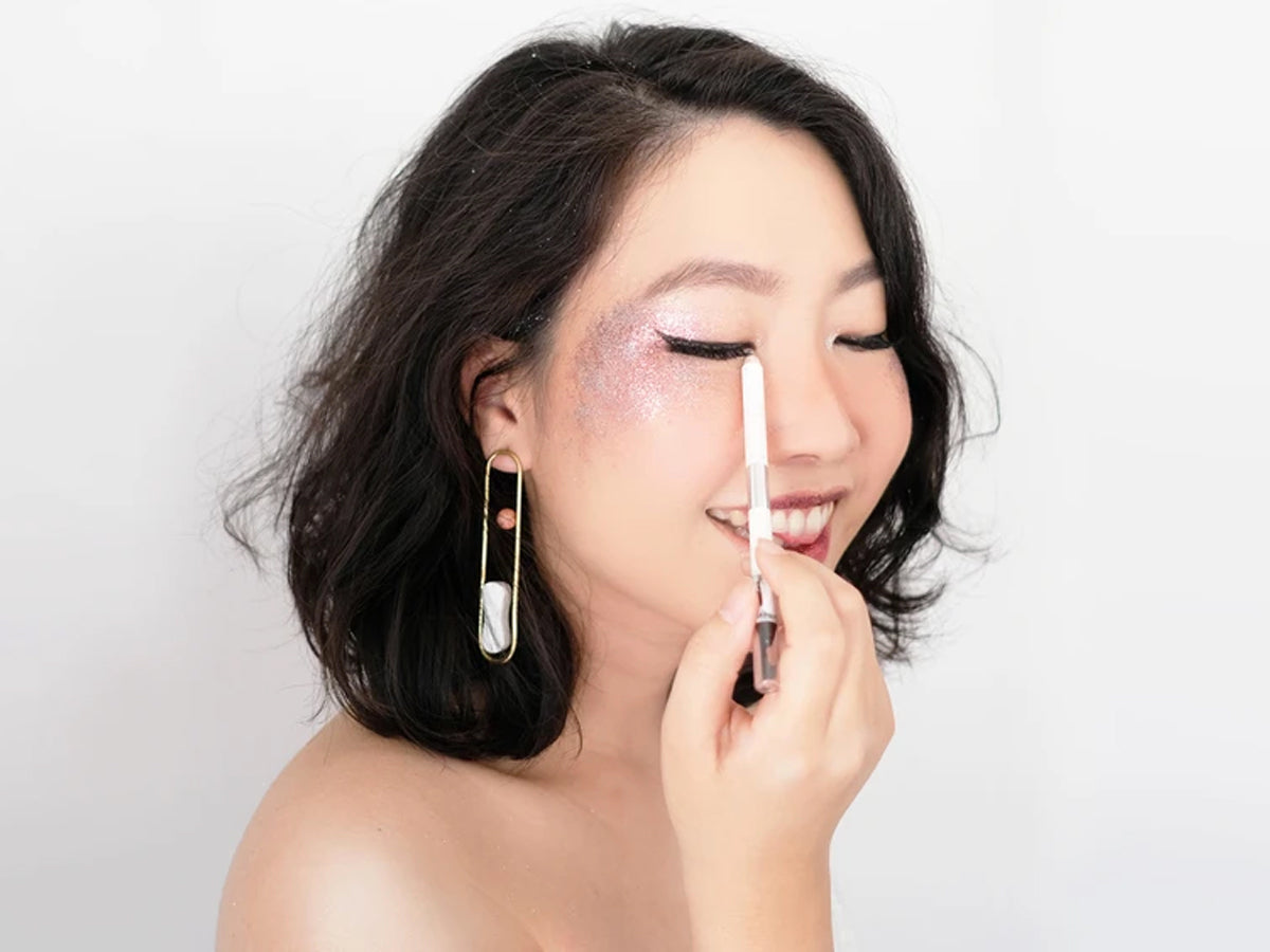 FESTIVAL-READY LOOK: GLITTER & SILVER CAT EYE