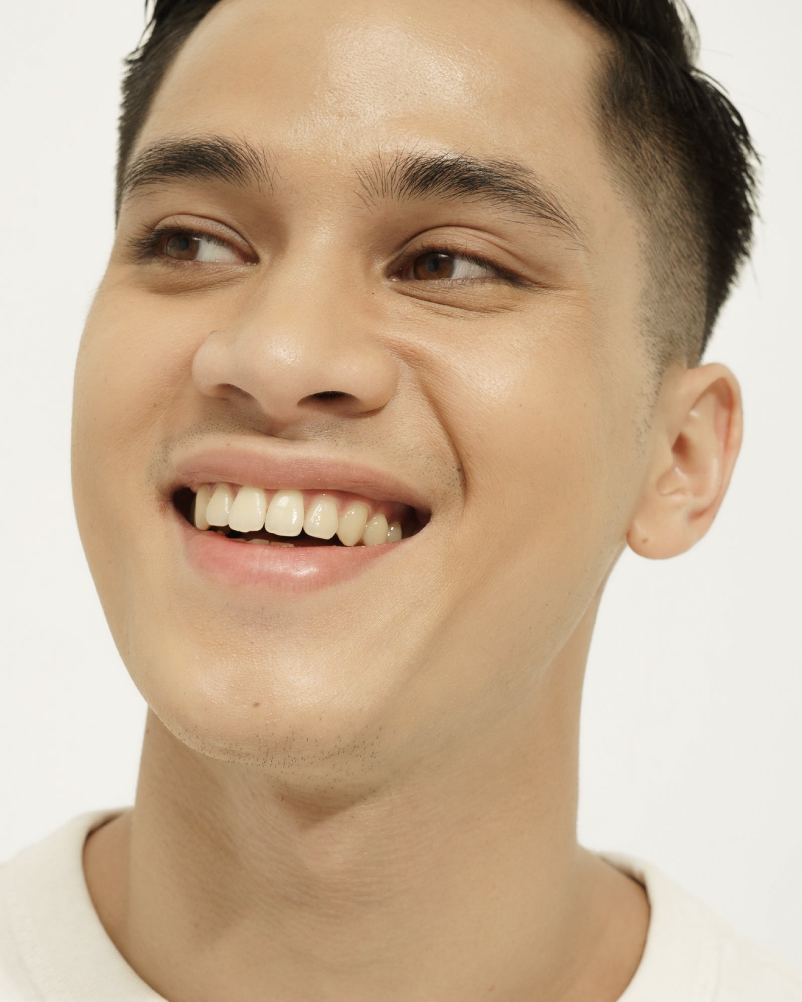 Multipurpose Tinted Sunscreen Medium 30 gram Model