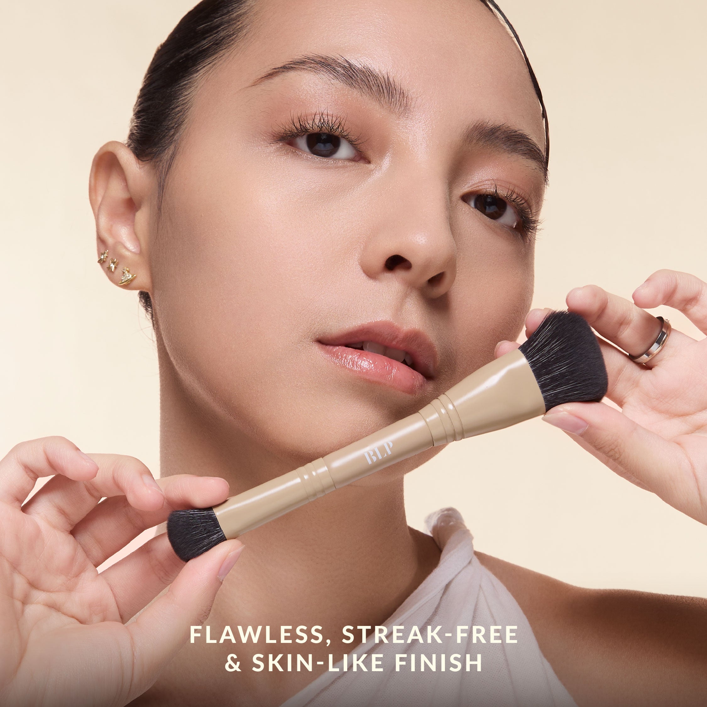 DUAL LIQUID BRUSH